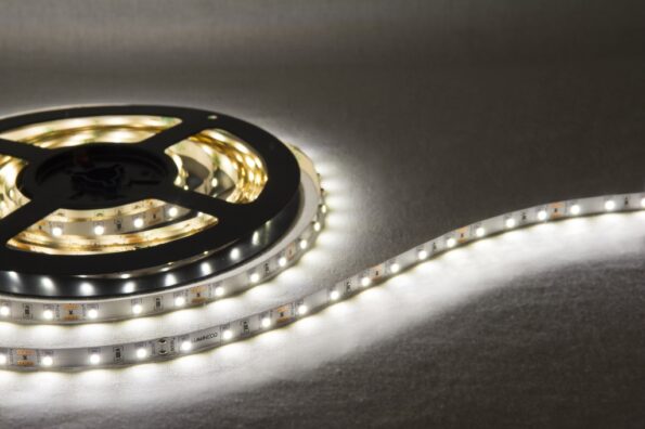 BANDA LED VIP60 12V 4.8W 60LED/M 520LM/M 3000K