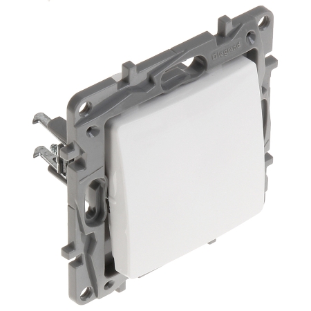 Переключатель проходной встраиваемый белый 10A ИП20 220V niloe Legrand