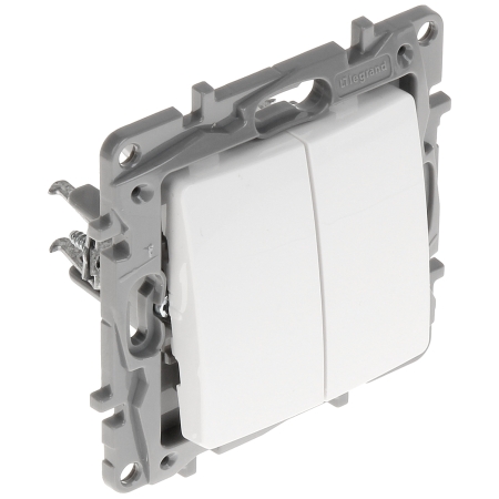 Переключатель проходной встраиваемый белый 220V 10A ИП20 220V niloe Legrand