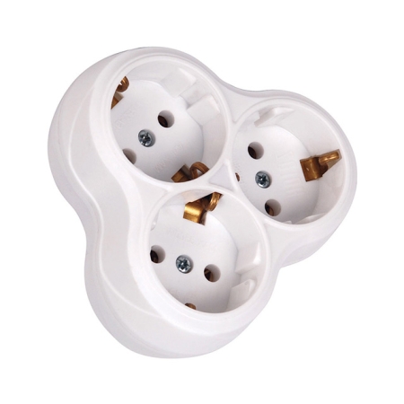 Tройная розетка с заземлением белая накладная 16A 220V Depa